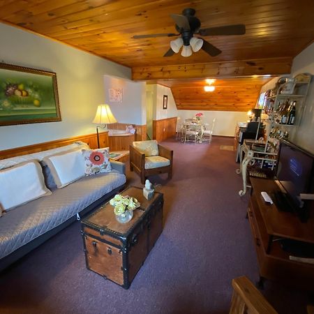 Savannah House Wine Country Inn & Cottages Himrod Exteriör bild