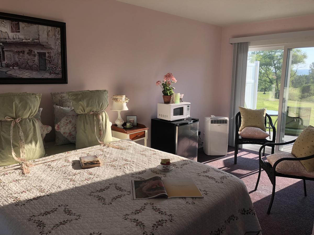 Savannah House Wine Country Inn & Cottages Himrod Exteriör bild
